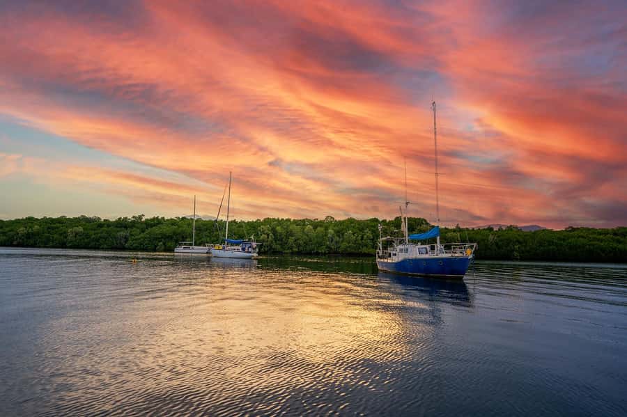 Cairns: Sunset River Cruise with Snack and Drinks - What happens during the 90 minutes