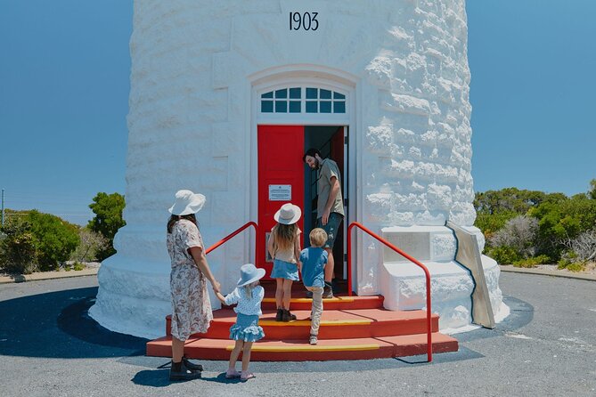 Cape Naturaliste Lighthouse Fully-guided Tour - Guides who make the short tour count