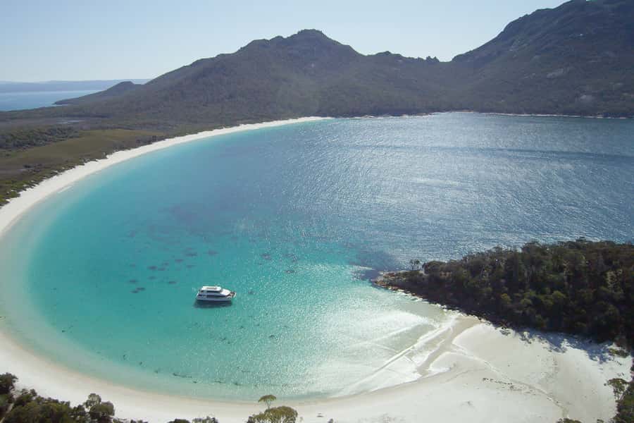 Coles Bay: Wineglass Bay Adults-Only Cruise with Lunch - Key points at a glance