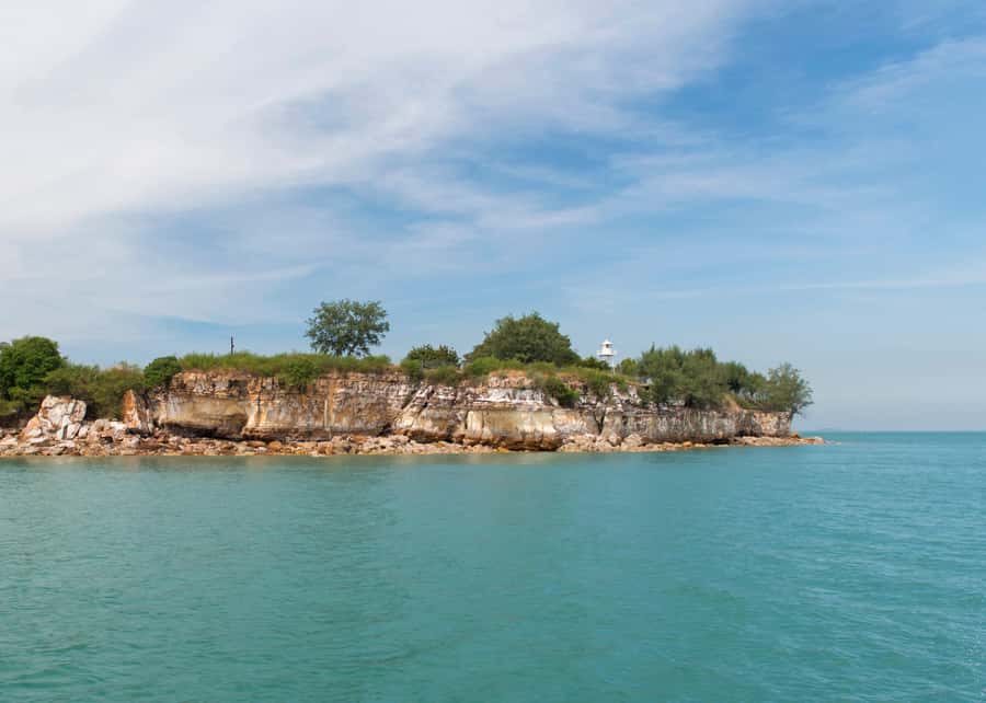 Darwin: 1-Hour Bombing of Darwin Cruise - Finding the USS Peary with sonar