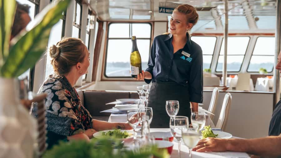 Darwin: Darwin Harbor Sunset Cruise with Buffet Dinner - What you will and will not learn about Darwin