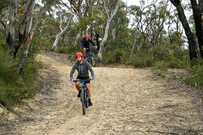 E-bike (electric) - Blue Mountains - Hanging Rock - SELF-GUIDED Hire Service - A half-day ride to two dramatic lookouts