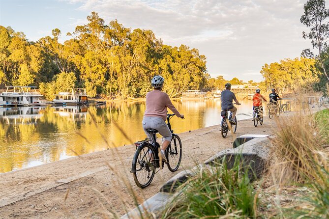 Echuca Guided E-Bike Cycling Tour - Starting near Murray Esplanade and the Visitor Center