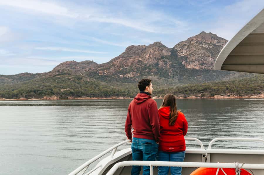 From Coles Bay: Wineglass Bay Cruise with Lunch - Why the view from Coles Bay is worth the boat trip