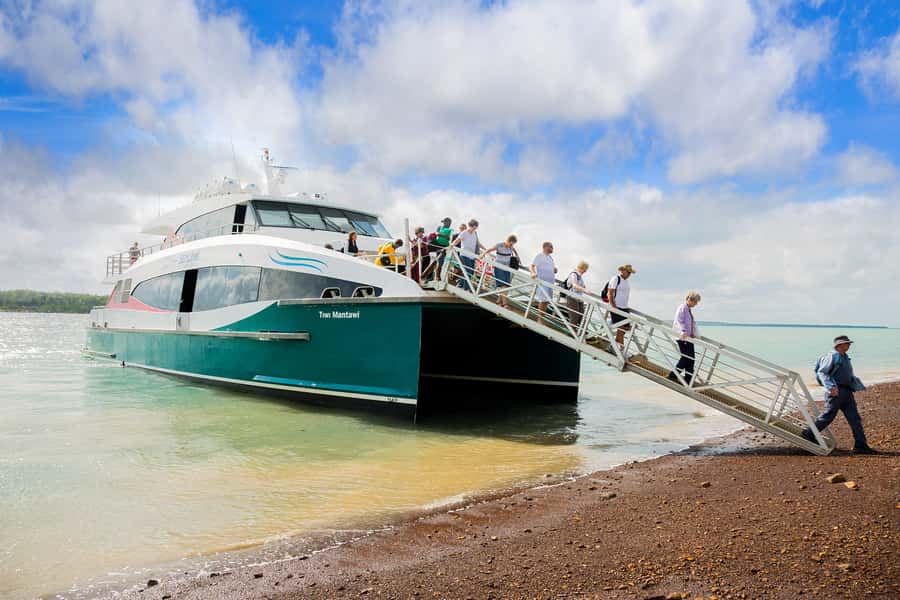 From Darwin: Tiwi Islands Aboriginal Culture Tour with Lunch - Meeting your guide in Wurrumiyanga