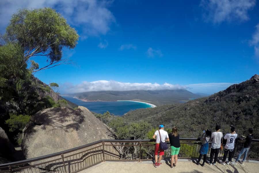 From Launceston: Full-Day Wineglass Bay Explorer Active Tour - Choosing between the lookout and Wineglass Bay Beach