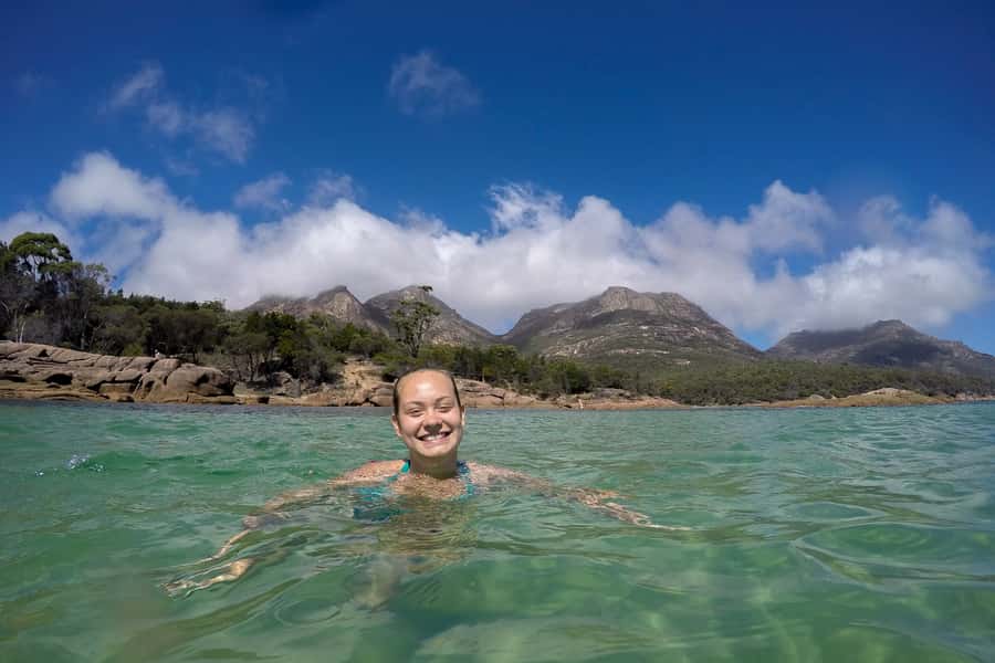 From Launceston: Full-Day Wineglass Bay Explorer Active Tour - Honeymoon Bay is ideal for the lunch pause