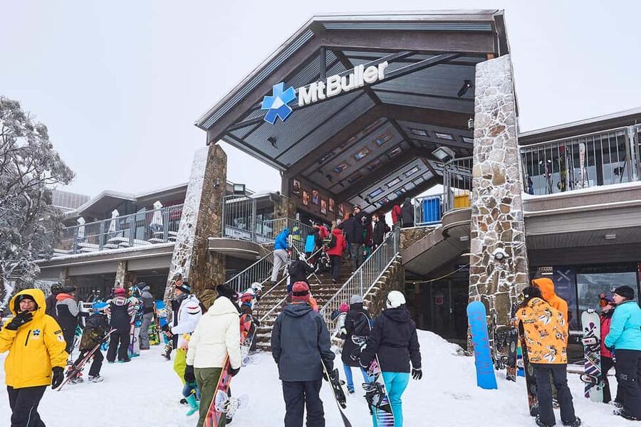 From Melbourne: Day Tour to Mt Buller with Snow Clothes - Finding the coach at Southern Cross Station