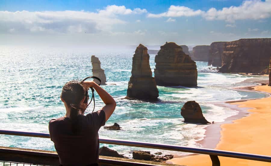 From Melbourne: Great Ocean Road Full-Day Guided Trip - Memorial Arch and the story behind the road