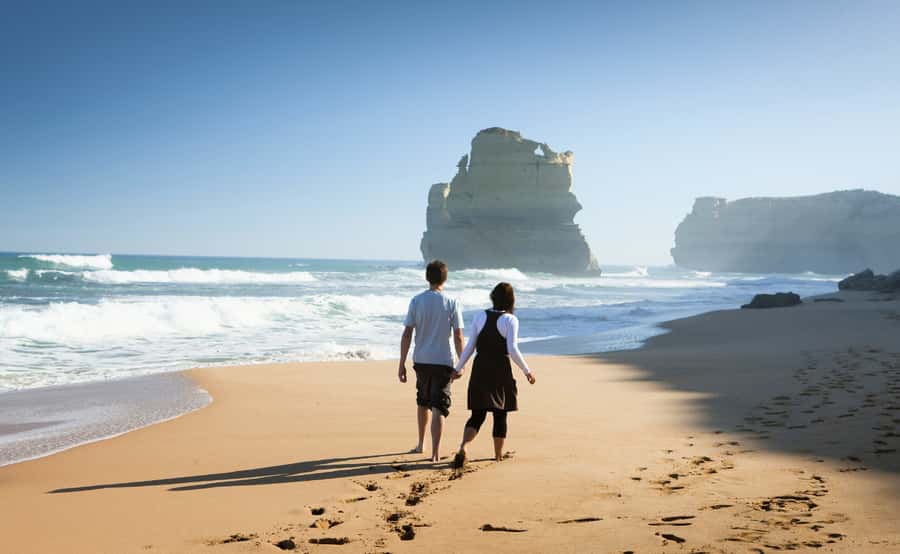 From Melbourne: Great Ocean Road Full-Day Guided Trip - Coastal viewpoints between Apollo Bay and the Otways