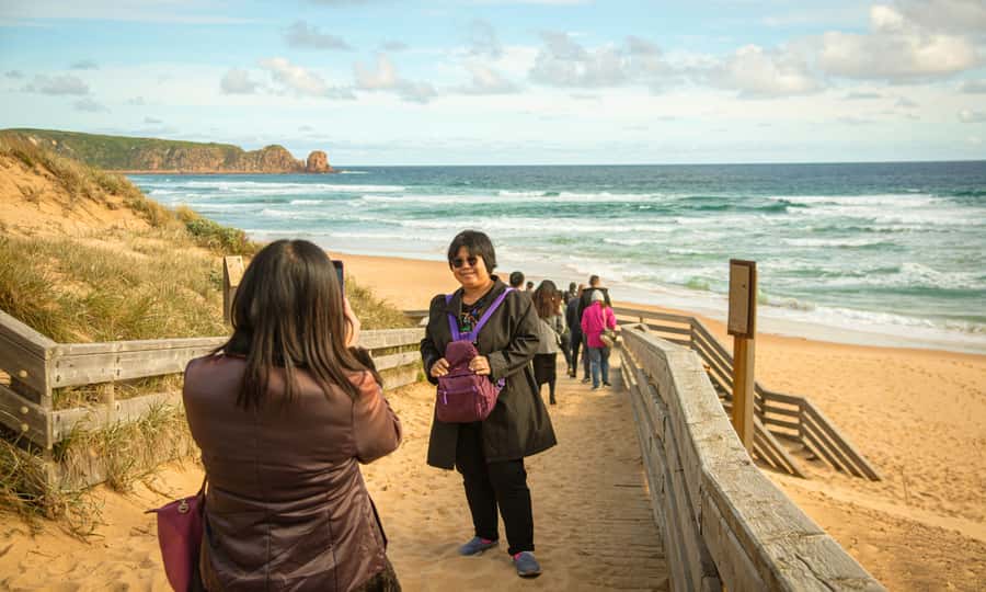 From Melbourne: Penguin Parade Afternoon Tour - The guide can make the long ride feel shorter