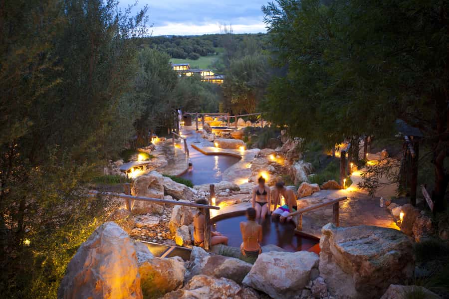 From Melbourne: Peninsula Hot Springs & Bathing Boxes Tour - Four hours at Peninsula Hot Springs