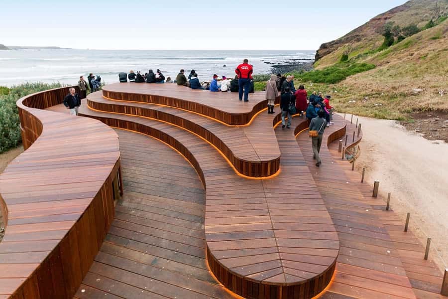 From Melbourne: Phillip Island Penguin Parade Express Tour - Cowes and the practical dinner break