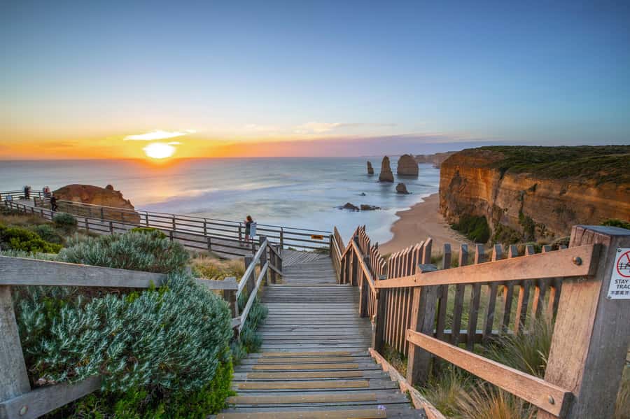 From Melbourne: Reverse Great Ocean Road Day Trip with Lunch - A rainforest walk in the Great Otways