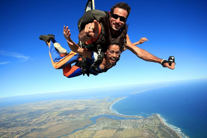 From Melbourne: Tandem Skydive over Great Ocean Road - From Barwon Heads Airport to the Victorian coast
