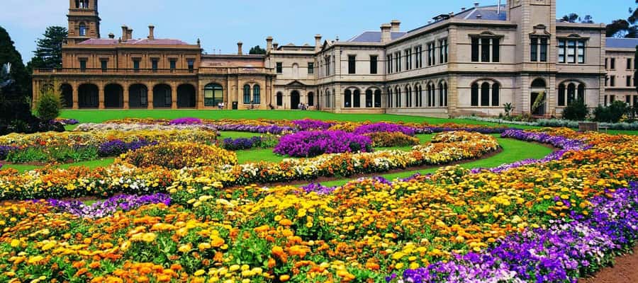 From Melbourne: Werribee Open Range Zoo & Werribee Mansion - What the guide adds to the day