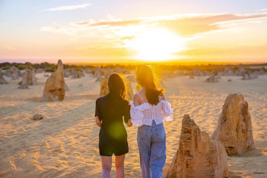 From Perth: Pinnacles Sunset and Stargazing Tour with Dinner - Practical packing and fitness advice