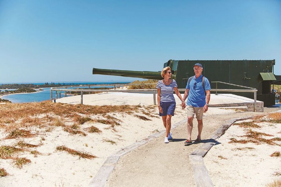 From Perth: Rottnest Island Grand Island Day Tour with Lunch - A light lunch with the tour still moving