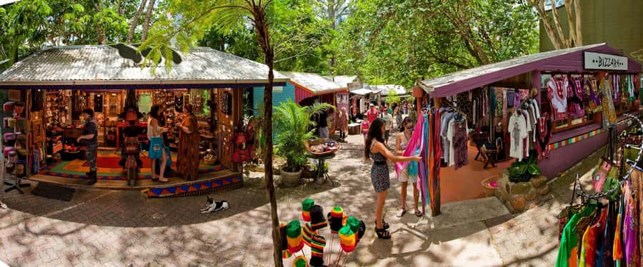 From Port Douglas: Kuranda Tour with Skyrail & Scenic Train - Kuranda gives you two hours to browse