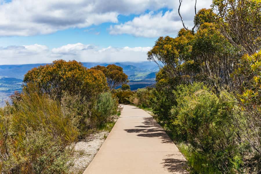 From Sydney: Blue Mountains Full-Day Trip - Scenic World: three rides, one busy stop