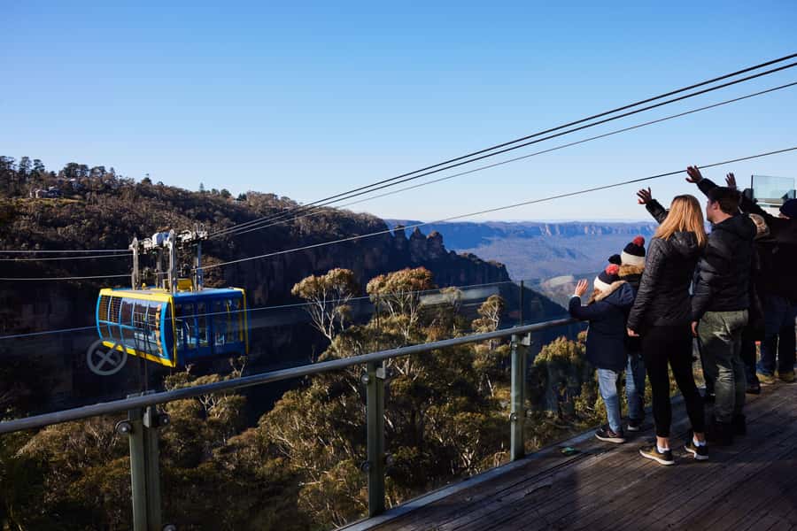 From Sydney: Blue Mountains, Scenic World, Zoo, & Ferry Ride - The guides are a major part of the experience