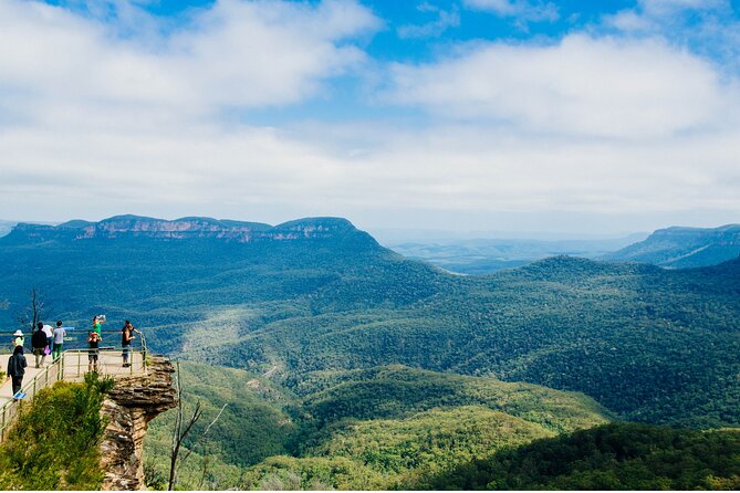 From Sydney: Blue Mountains with Zoo, Koala Photo & Scenic World - The drive west to the Blue Mountains