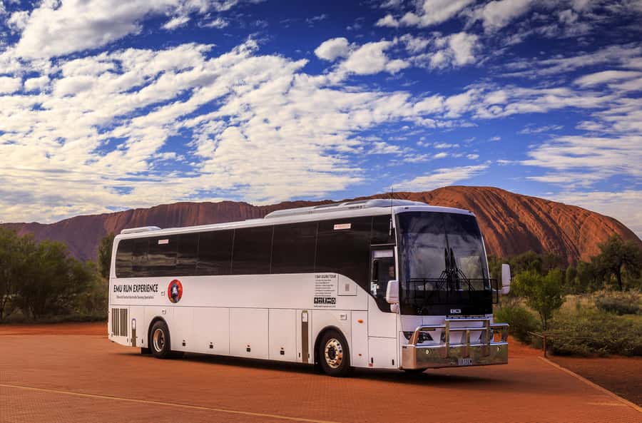 From Yulara: Uluru Tour and Sunset BBQ - Heat, flies, and what to pack