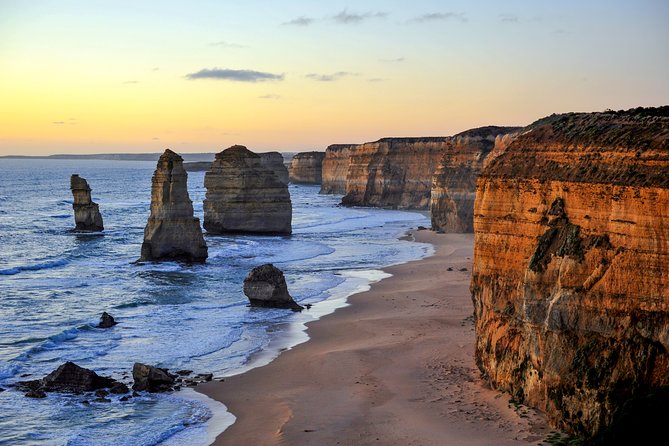 Full-Day Great Ocean Road and 12 Apostles Tour - Razorback and Loch Ard Gorge