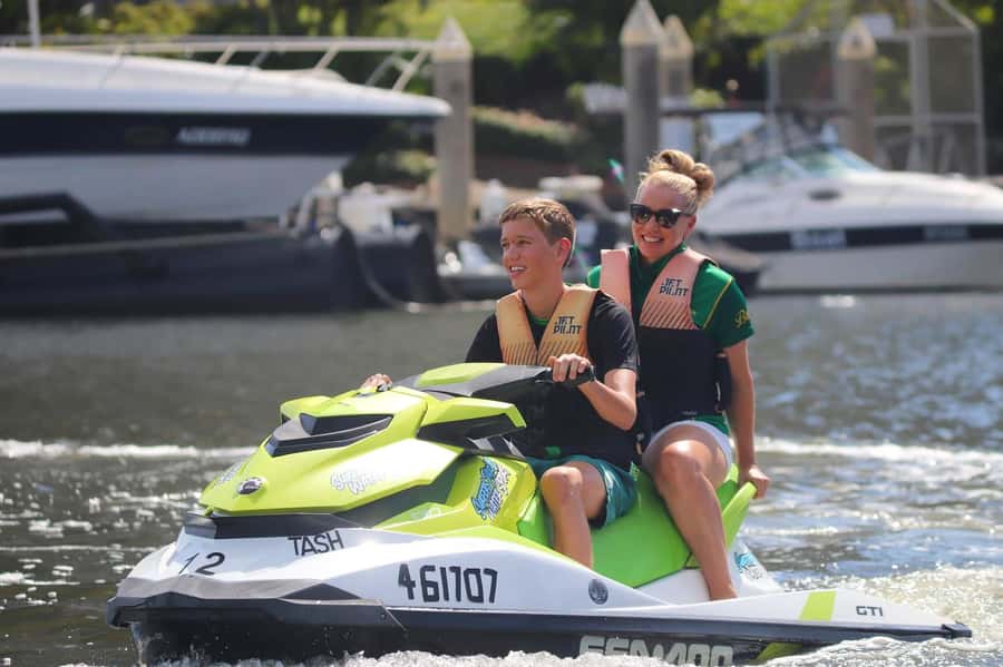Gold Coast: 1-Hour Jet Ski Ride -No slow zones + Free Photos - Wavebreak and South Stradbroke Island views