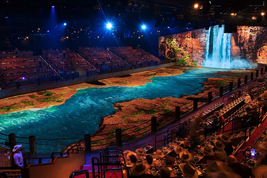 Gold Coast: Australian Outback Spectacular Dinner & Show - Horses, riders, acrobats, and special effects