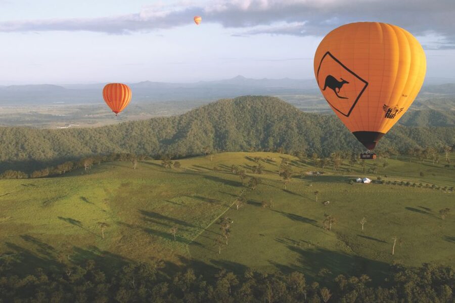 Gold Coast: Hot Air Balloon Flight and Vineyard Breakfast - The crew can make or break the morning