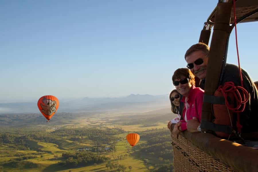 Gold Coast: Hot Air Balloon Flight, Sparkling Wine & Photos - Reaching the balloon and preparing to fly