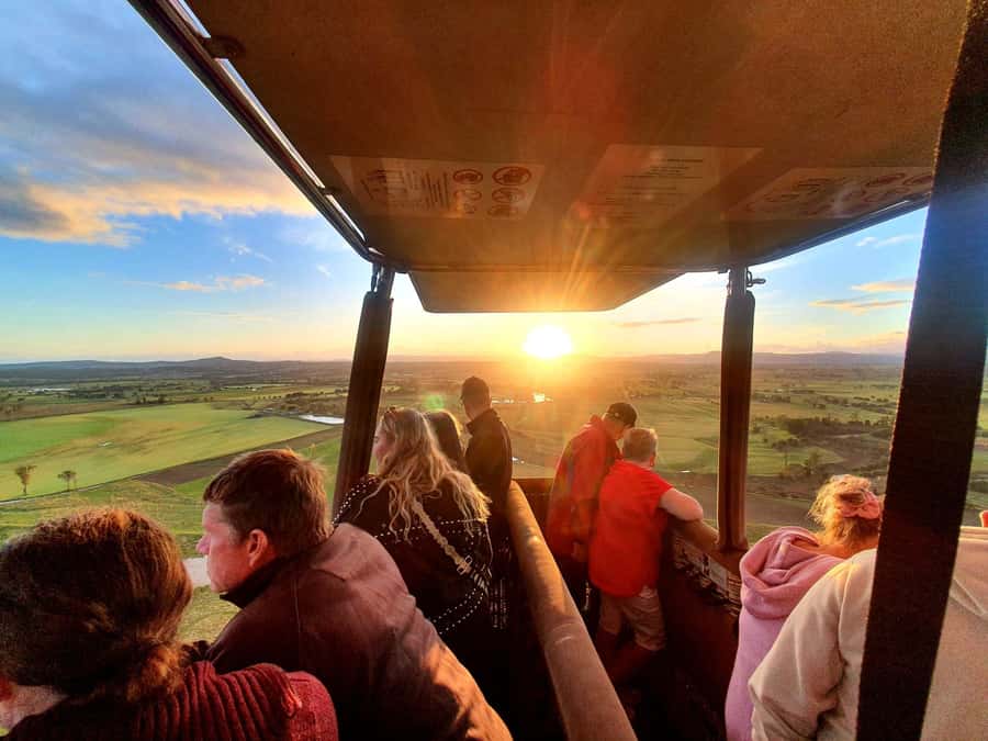 Gold Coast: Hot Air Balloon Flight, Sparkling Wine & Photos - What the $232 price buys you