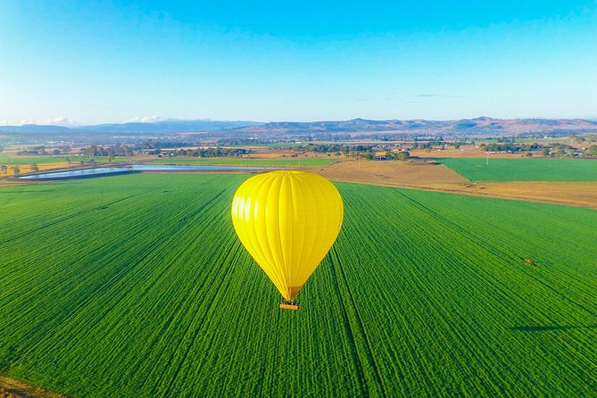 Gold Coast Hot Air Balloon + Winery Breakfast + Return Transfers - A 4am start for a very quiet kind of adventure
