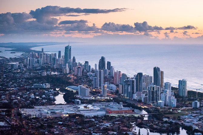Gold Coast Hot Air Balloon with 5 Star Champagne Buffet Breakfast - The one-hour balloon ride