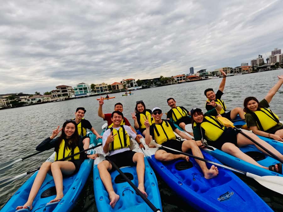 Gold Coast: Kayaking & Snorkelling Tour with Fish Feeding - Snorkelling and feeding colourful fish