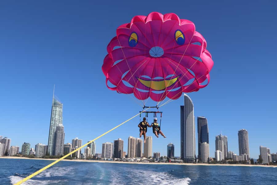 Gold Coast: Parasailing in Surfers Paradise - Leaving Marina Mirage for open water