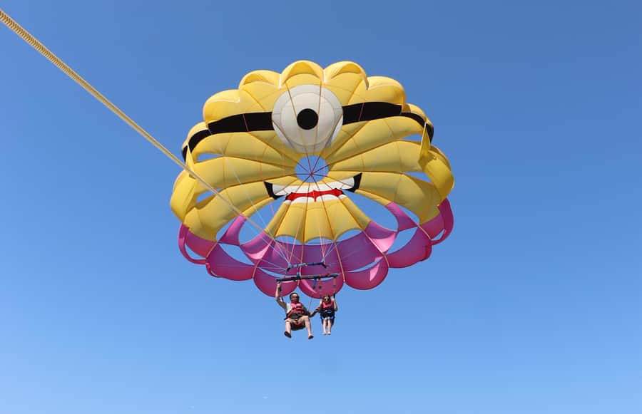 Gold Coast: Parasailing in Surfers Paradise - Who will enjoy this most