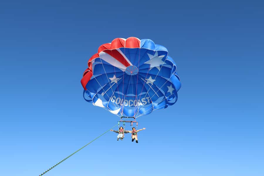 Gold Coast: Parasailing in Surfers Paradise - Practical tips for a smoother flight