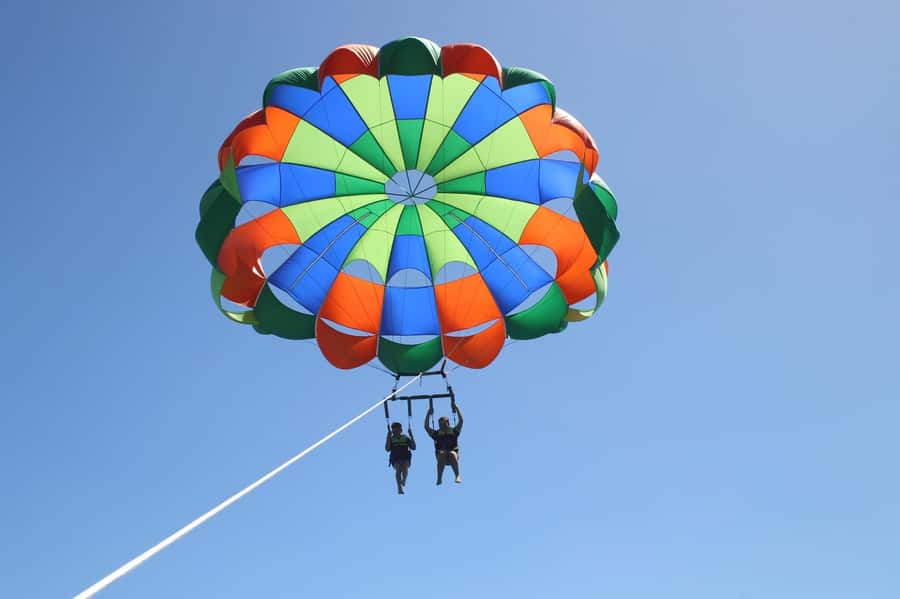 Gold Coast: Surfers Paradise Parasailing with Free Photos - Is $47 a fair price?