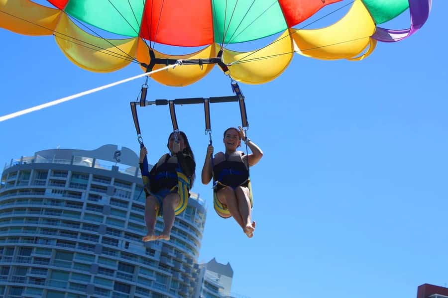 Gold Coast: Surfers Paradise Parasailing with Free Photos - My booking verdict