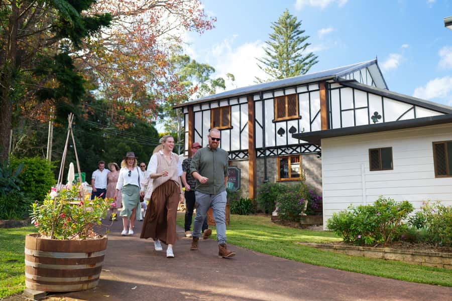 Gold Coast: Tamborine Mountain Wine Tour - Gallery Walk gives you control over lunch