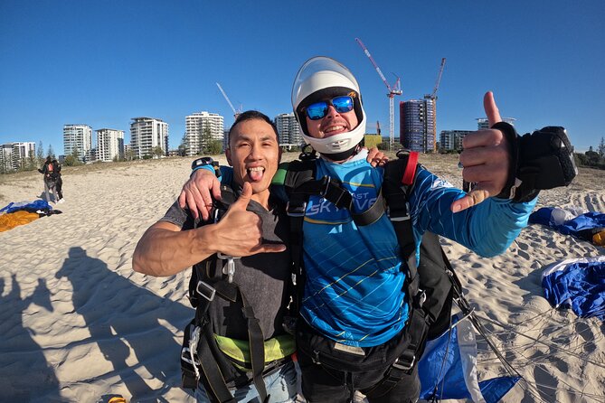 Gold Coast Tandem Skydive - Landing on Kirra Beach