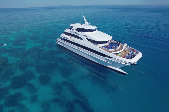 Great Barrier Reef Cruise - Gold Class VIP Lounge Package - The ride home with wine and a quieter finish