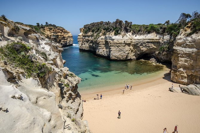 Great Ocean Road, 12 Apostles, Loch Ard Gorge & lunch - Melbourne - Starting in Melbourne and crossing inland