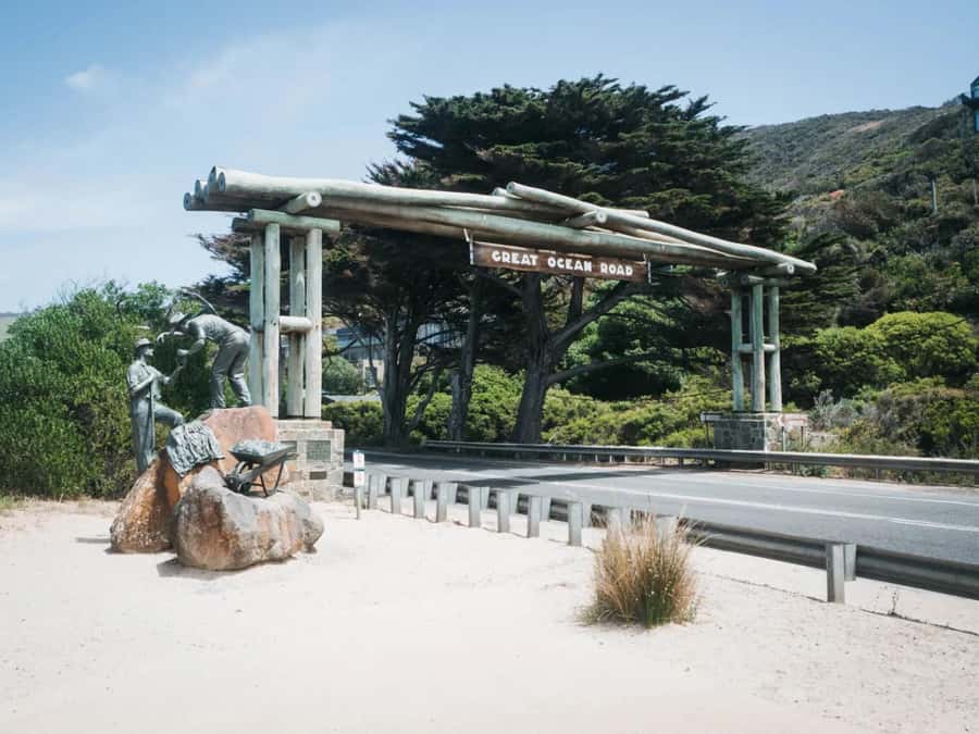 Great Ocean Road Tour PRIVATE LUXURY-FREE entry,hotel pickup - Apollo Bay is your best chance to slow down
