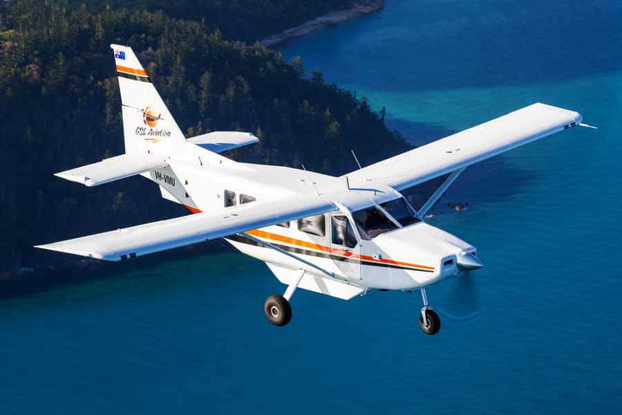 Green Island Fly & Cruise Package - The 40-minute Reef Hopper flight from Cairns