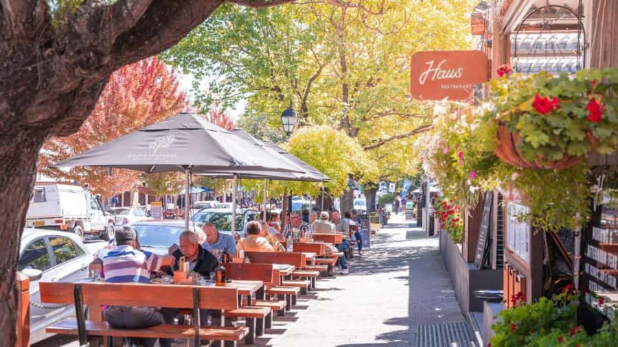 Hahndorf Hidden Gems: Full-Day Adventure - Opals, strawberries, and local shopping