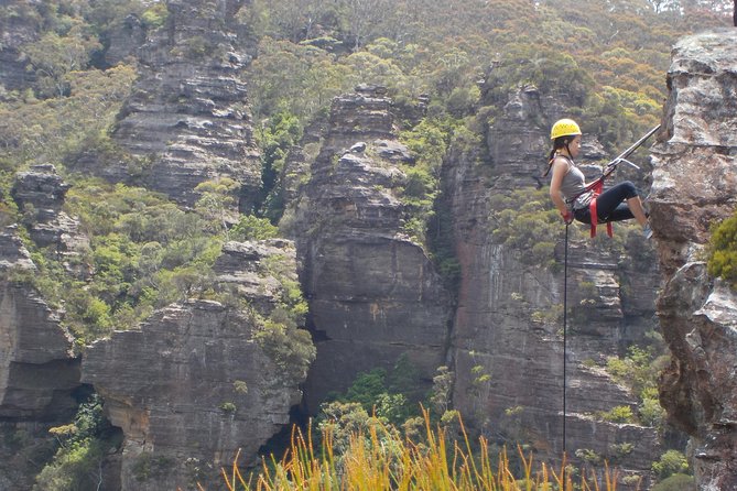Half-Day Abseiling Adventure in Blue Mountains National Park - The 30-metre overhanging finish