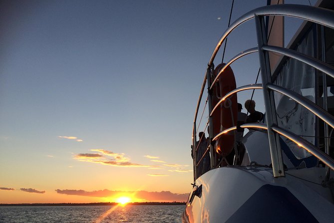 Hervey Bay Champagne Sunset Sail - A gentle 90-minute route across Hervey Bay